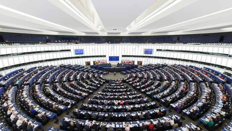 Europese zonne-energie op daken van woningen