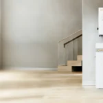 Solis thuisbatterij aan de muur van een woning