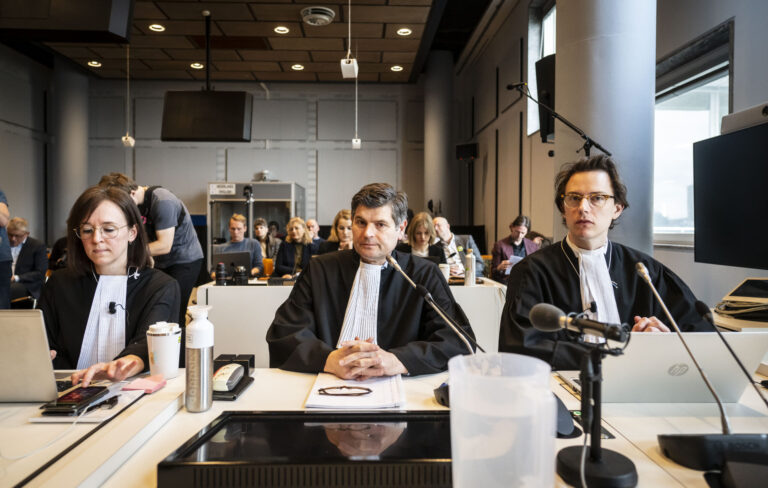 Klimaatzaak Shell voor de Hoge Raad in Den Haag