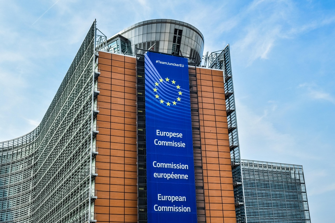 EU elektrificatiestrategie gepresenteerd door Europese Commissie met gevolgen voor huiseigenaren