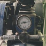 Buitenunit van een warmtepomp bij een woning, relevant voor de ISDE-subsidie warmtepomp aanvraag